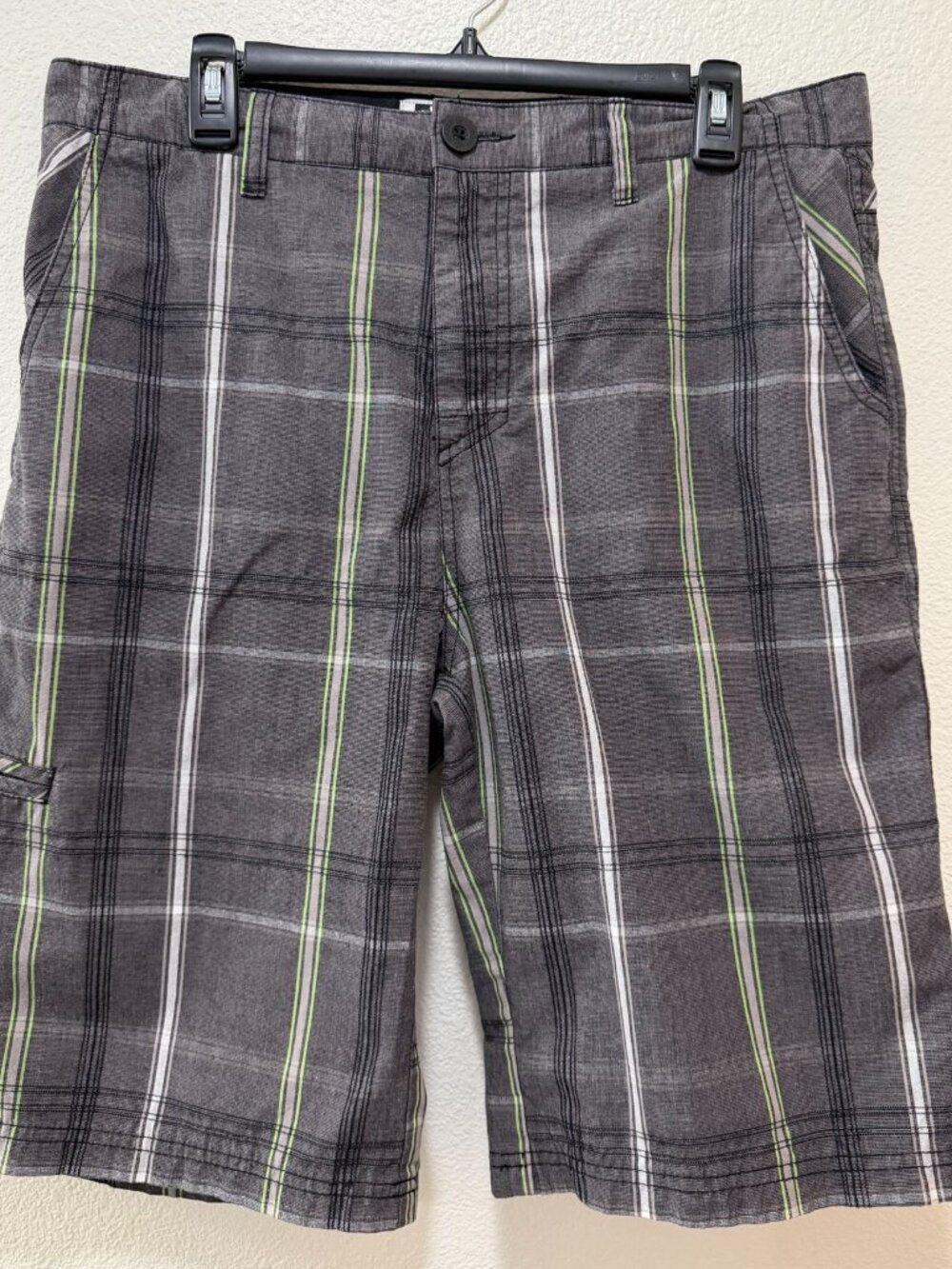 Micros black gray green plaid bermuda shorts, men's size 34